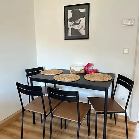 K7 - Balkon - 2 Schlafzimmer Διαμέρισμα